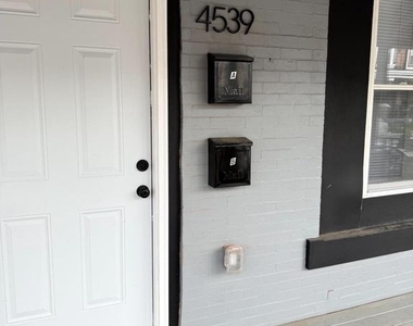 4539 N 18th Street - Photo Thumbnail 2