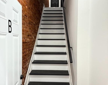 4539 N 18th Street - Photo Thumbnail 4