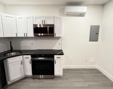 4539 N 18th Street - Photo Thumbnail 13
