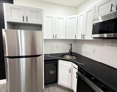 4539 N 18th Street - Photo Thumbnail 11