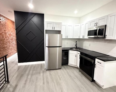 4539 N 18th Street - Photo Thumbnail 9