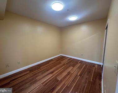 422 W Franklin Street - Photo Thumbnail 7
