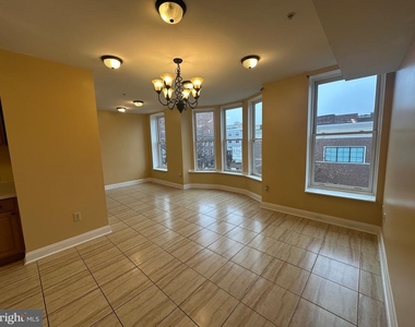 422 W Franklin Street - Photo Thumbnail 5