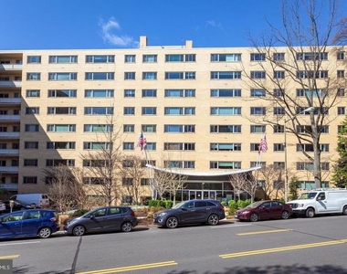 4600 Connecticut Avenue Nw - Photo Thumbnail 2