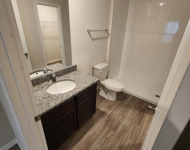 6547 Sweetbay Lane - Photo Thumbnail 13