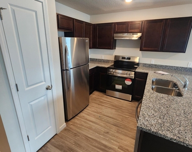 6547 Sweetbay Lane - Photo Thumbnail 6