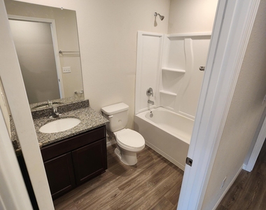 6547 Sweetbay Lane - Photo Thumbnail 9