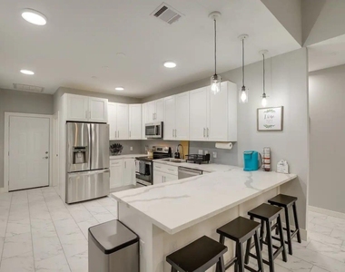 3523 Bain Street - Photo Thumbnail 6
