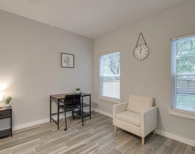 3523 Bain Street - Photo Thumbnail 12