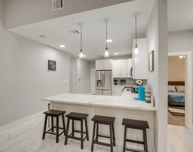 3523 Bain Street - Photo Thumbnail 8