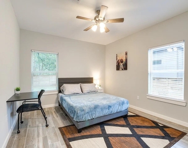 3523 Bain Street - Photo Thumbnail 18