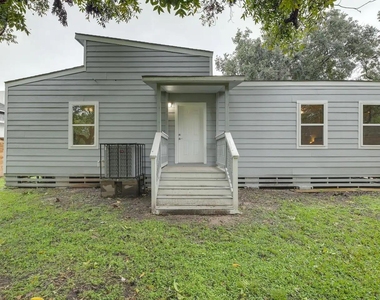 3523 Bain Street - Photo Thumbnail 23