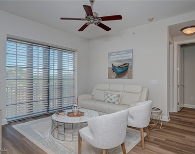 8010 Via Sardinia Way - Photo Thumbnail 10