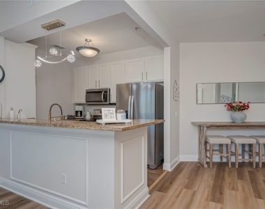 8010 Via Sardinia Way - Photo Thumbnail 12