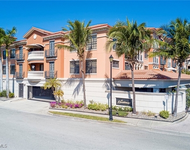 8010 Via Sardinia Way - Photo Thumbnail 27