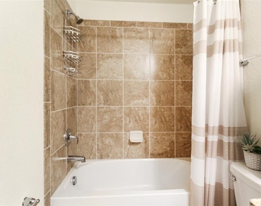 5517 Palmer Circle - Photo Thumbnail 17