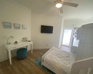2286 Anchorage Lane - Photo Thumbnail 2