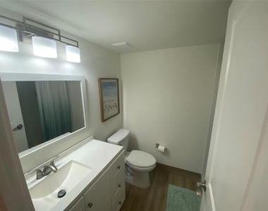 2286 Anchorage Lane - Photo Thumbnail 3