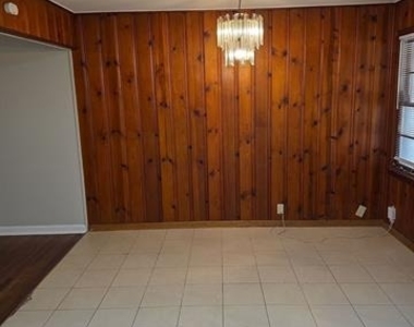 1811 W College Street - Photo Thumbnail 3