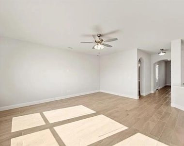 1232 Starlight Avenue - Photo Thumbnail 17
