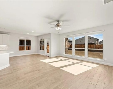 1232 Starlight Avenue - Photo Thumbnail 3