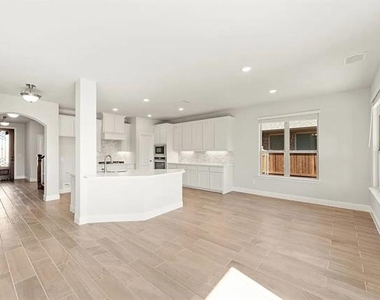 1232 Starlight Avenue - Photo Thumbnail 8