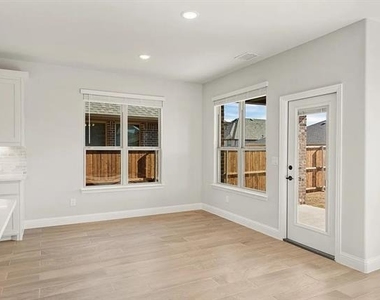 1232 Starlight Avenue - Photo Thumbnail 7
