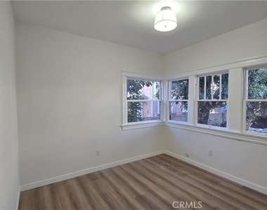 1036 Beacon - Photo Thumbnail 2