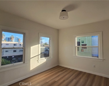 1036 Beacon - Photo Thumbnail 6