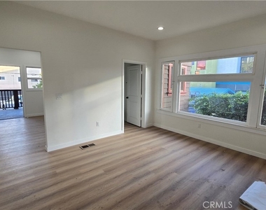 1040 Beacon - Photo Thumbnail 1