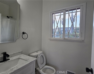 1040 Beacon - Photo Thumbnail 7