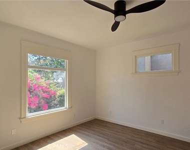 975 N Park - Photo Thumbnail 5