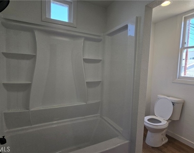 975 N Park - Photo Thumbnail 7
