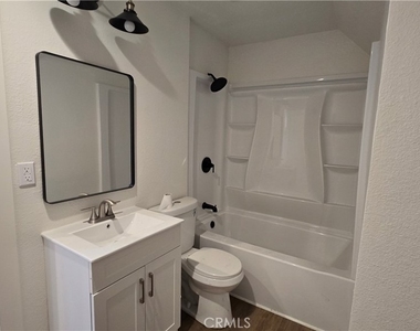 975 N Park - Photo Thumbnail 8