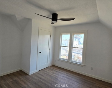 975 N Park - Photo Thumbnail 7