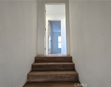975 N Park - Photo Thumbnail 2