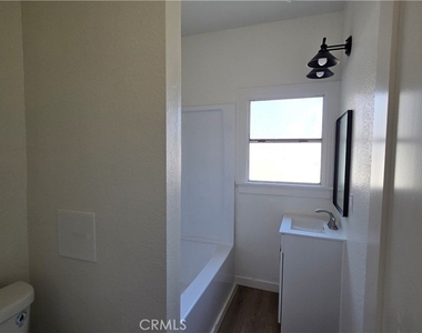 973 N Park - Photo Thumbnail 6