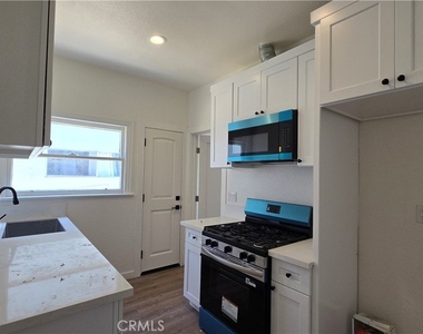 973 N Park - Photo Thumbnail 2
