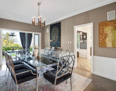 1514 Sunset Plaza Drive - Photo Thumbnail 16