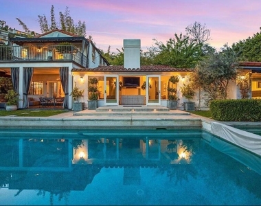 1514 Sunset Plaza Drive - Photo Thumbnail 2