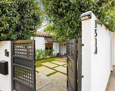 1514 Sunset Plaza Drive - Photo Thumbnail 3