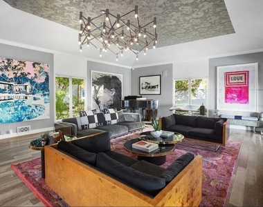 1514 Sunset Plaza Drive - Photo Thumbnail 8