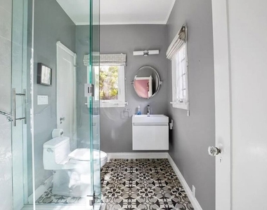 1514 Sunset Plaza Drive - Photo Thumbnail 35