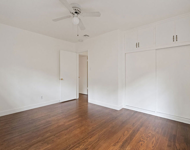 821 Laveta Terrace - Photo Thumbnail 10