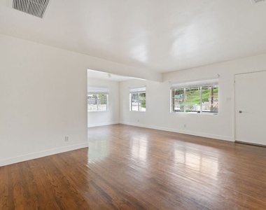 821 Laveta Terrace - Photo Thumbnail 3