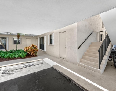 6 Concourse Drive - Photo Thumbnail 25