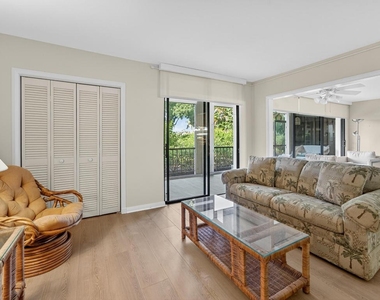6 Concourse Drive - Photo Thumbnail 16