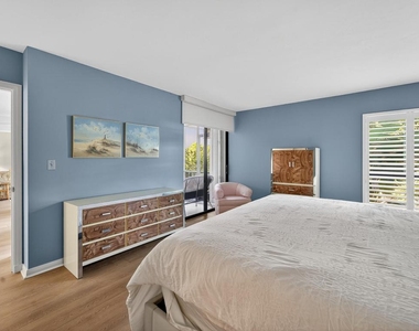 6 Concourse Drive - Photo Thumbnail 6