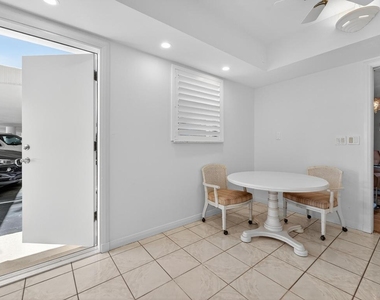 6 Concourse Drive - Photo Thumbnail 4