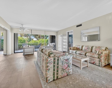 6 Concourse Drive - Photo Thumbnail 14